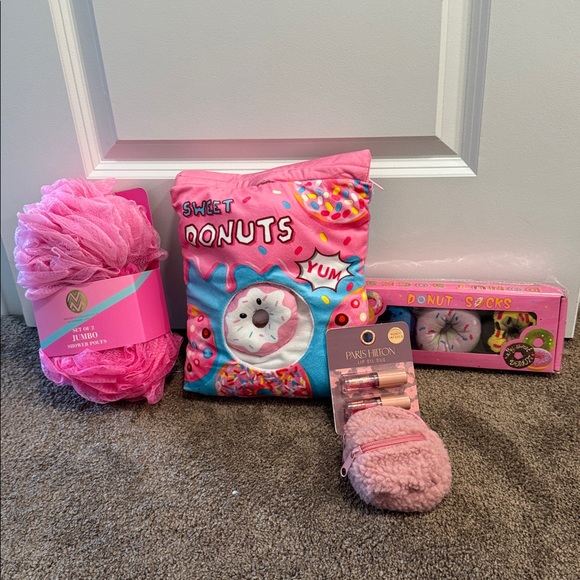 other Accessories - Donut bundle smoochy pal 3 pair of socks shower puffs paris Hilton lip oil duo